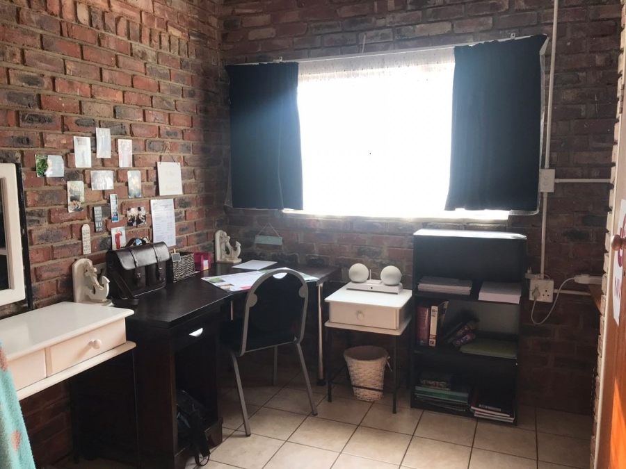 16 Bedroom Property for Sale in Bult West North West